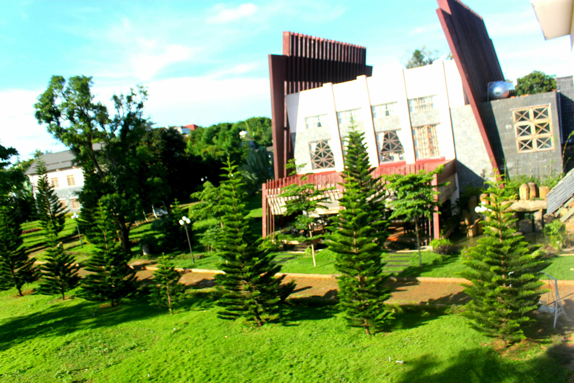 Trung Nguyen Coffee Resort Buon Ma Thuot Exterior photo